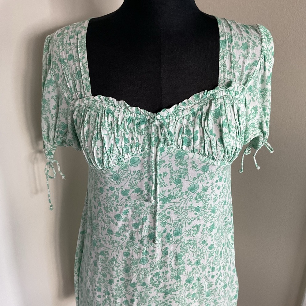Sky to Moon Green Floral Backless Short Sleeve Mini Dress Size M Summer Festival - Picture 2 of 7
